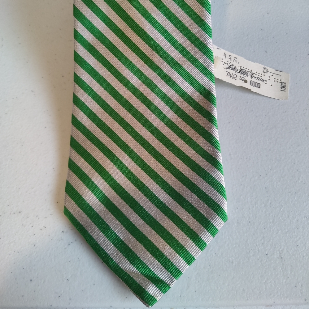 Vintage Saks Fifth Avenue Silk Neck Tie New York